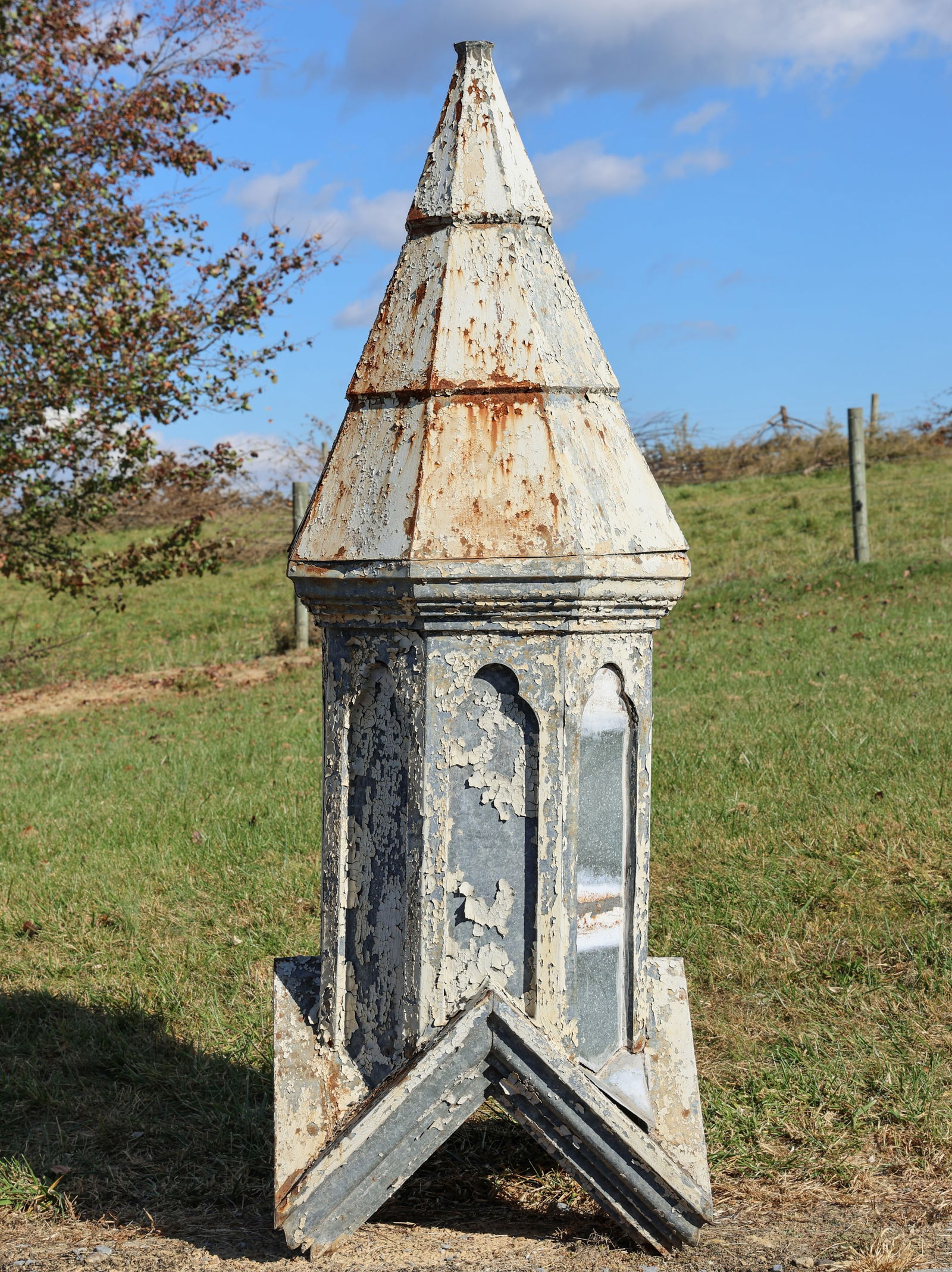 PAINTED SHEET-METAL ARCHITECTURAL CUPOLA (1 of 4)