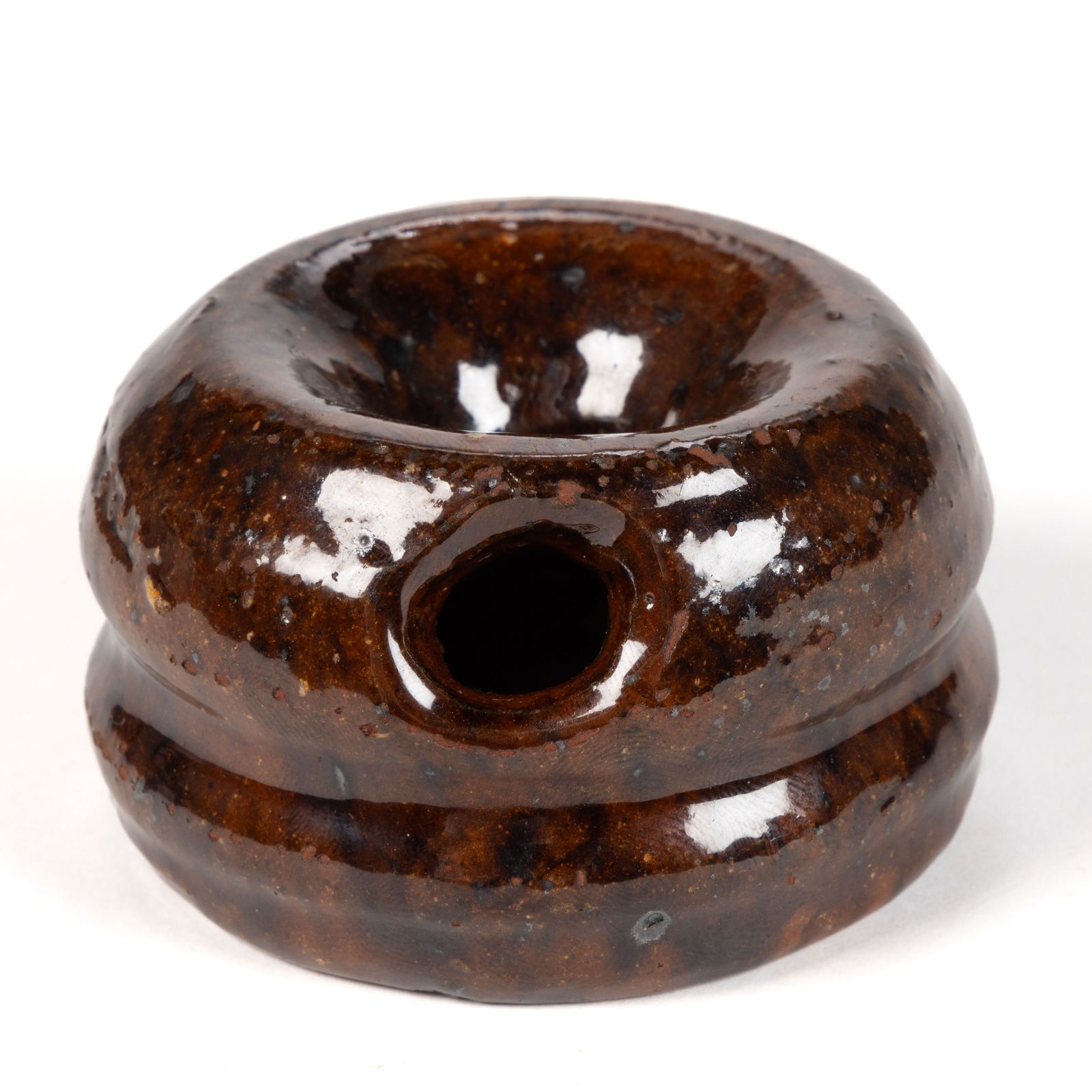 STAMPED "JOHN BELL", WAYNESBORO, PENNSYLVANIA EARTHENWARE / REDWARE DIMINUTIVE / LADY'S CUSPIDOR /: STAMPED "JOHN BELL", WAYNESBORO, PENNSYLVANIA EARTHENWARE / REDWARE DIMINUTIVE / LADY'S CUSPIDOR / SPITTOON, lead-glazed with manganese splotches, circular form with groove around medial body and an o