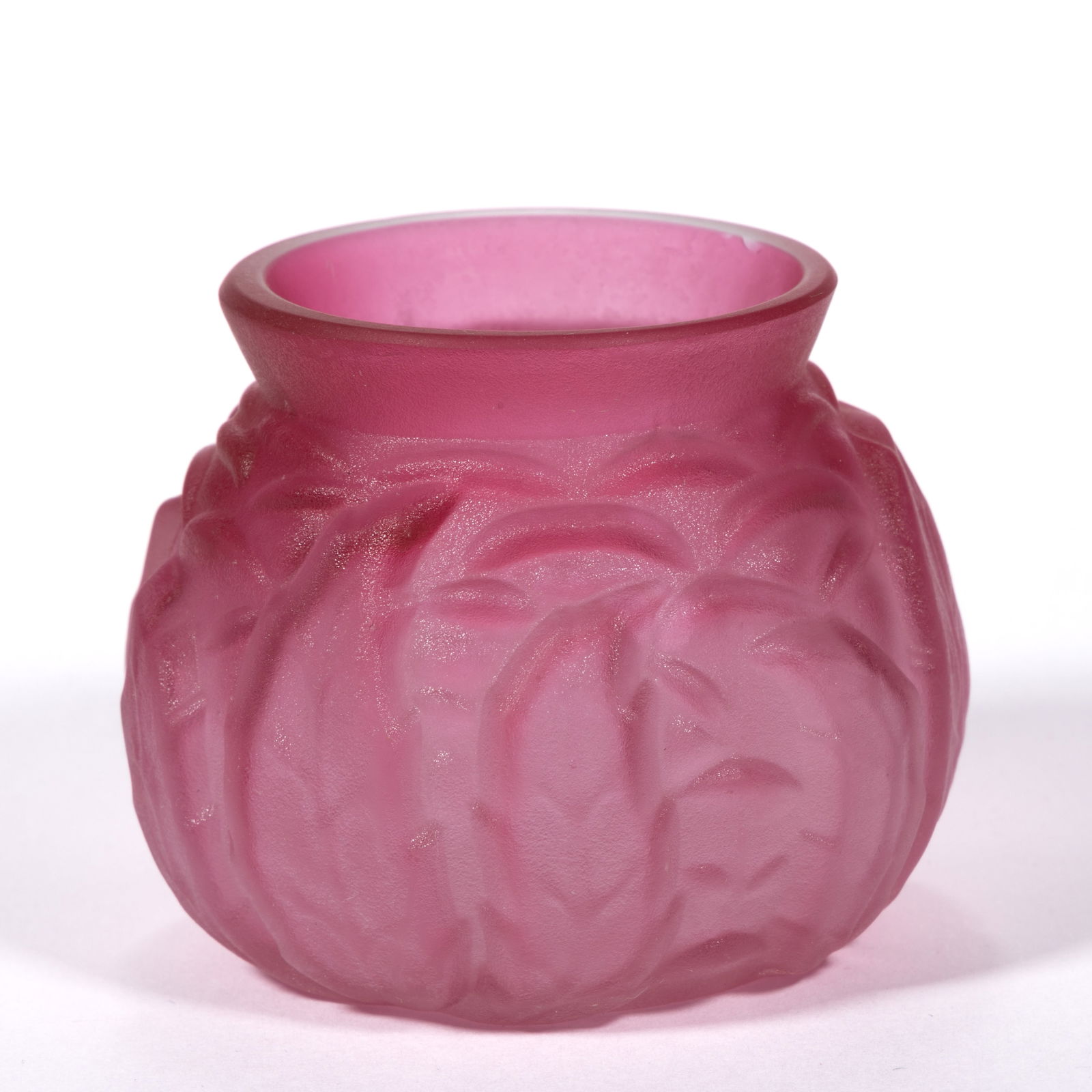 NORTHWOOD NO. 333 / LEAF MOLD TOOTHPICK HOLDER: NORTHWOOD NO. 333 / LEAF MOLD TOOTHPICK HOLDER, Ruby with a satin finish, factory-polished rim. Northwood Glass Co. Pattern introduced in 1891. 2" H. Literature: Heacock/Measell/Wiggins – Harry