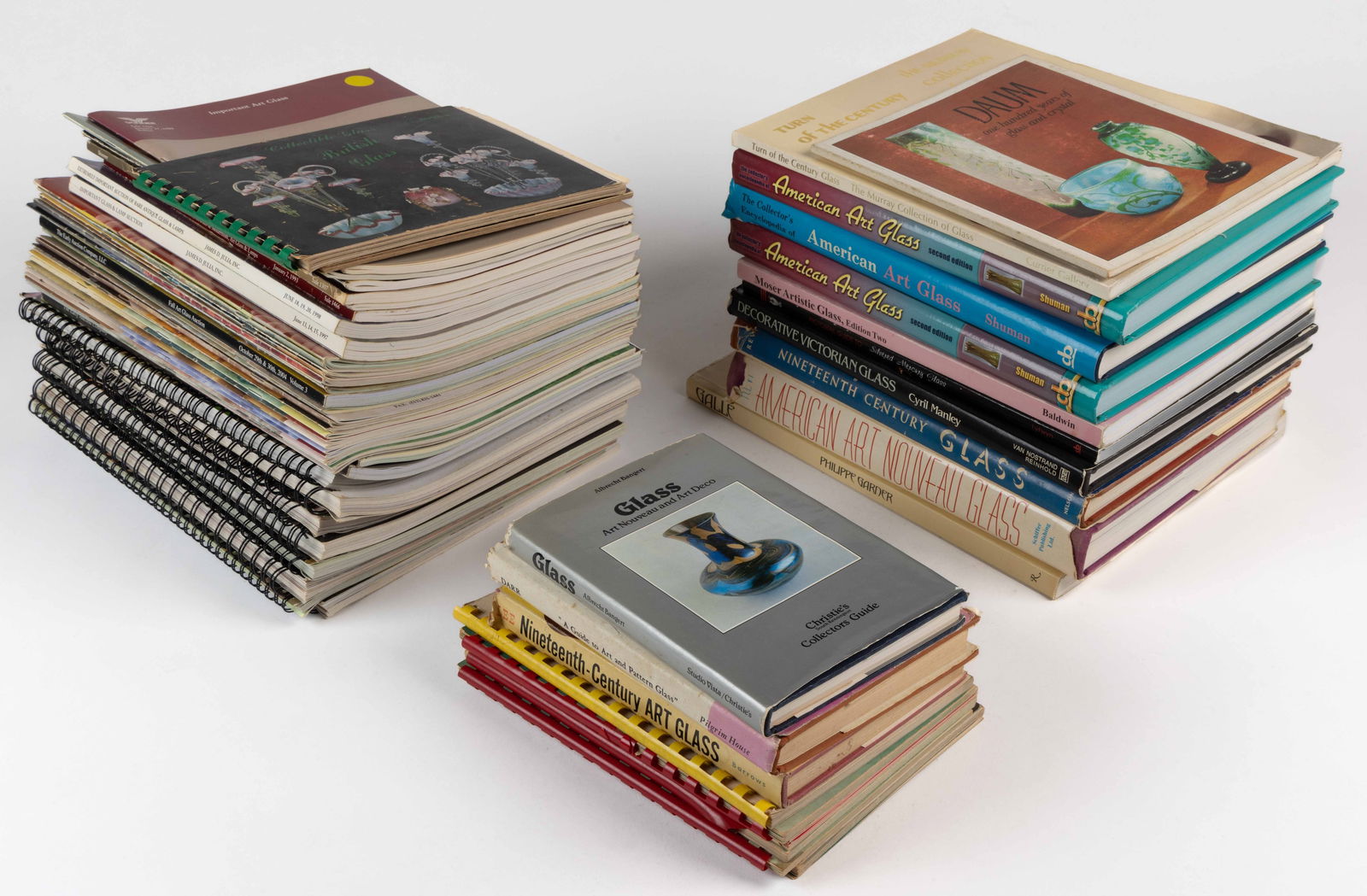 ART AND VICTORIAN GLASS REFERENCE VOLUMES / AUCTION CATALOGUES, UNCOUNTED LOT (1 of 1)