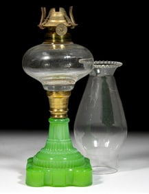 PATTERN-MOLDED KEROSENE STAND LAMP
