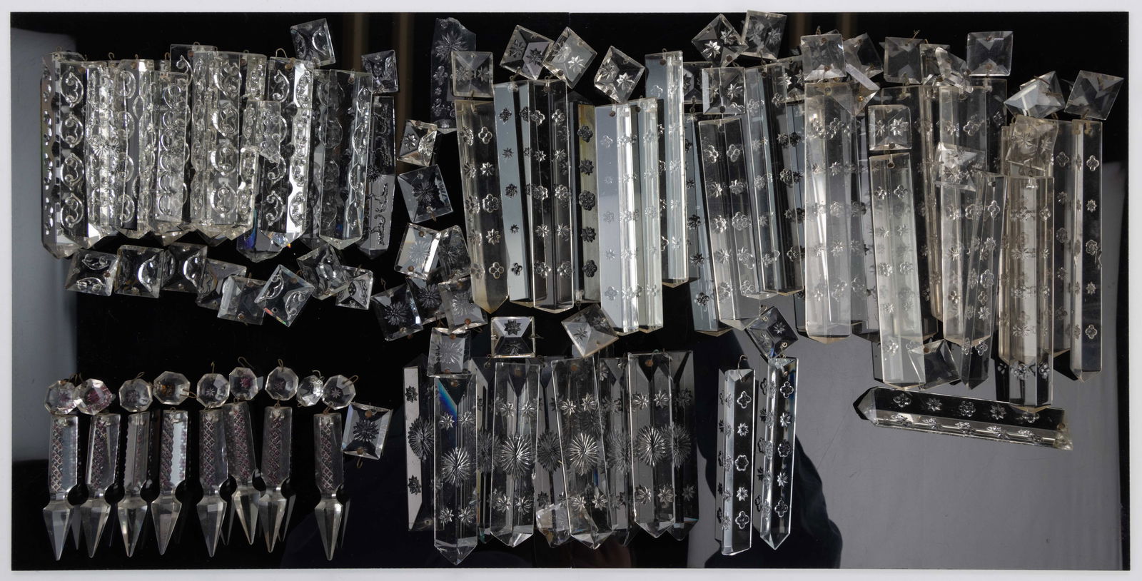 ASSORTED PATTERNED GLASS PRISMS, UNCOUNTED LOT (1 of 1)