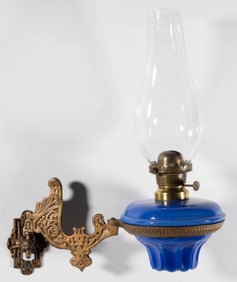 CAST-IRON BRACKET WITH FLUTED GLASS FONT KEROSENE BRACKET LAMP