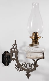 CAST-IRON ROELOFS PATENTED BRACKET WITH RIBBED FONT KEROSENE BRACKET LAMP