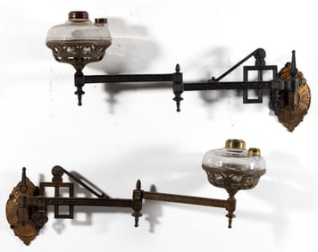 CAST-IRON BRADLEY & HUBBARD NO. 410 BRACKET WITH FONTS KEROSENE BRACKET LAMP PAIR
