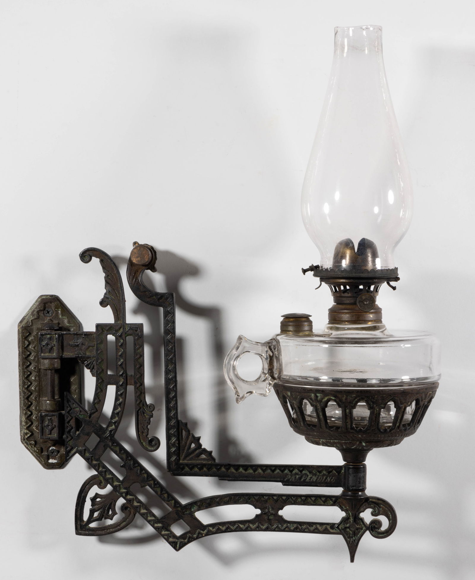 CAST-IRON EXTENSION BRACKET WITH FONT KEROSENE MEDICAL BRACKET LAMP (1 of 3)