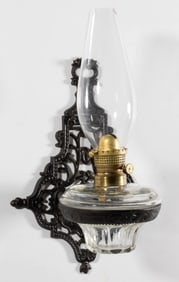 CAST-IRON BRADLEY & HUBBARD NO. 416 BRACKET WITH FLUTED FONT KEROSENE BRACKET LAMP