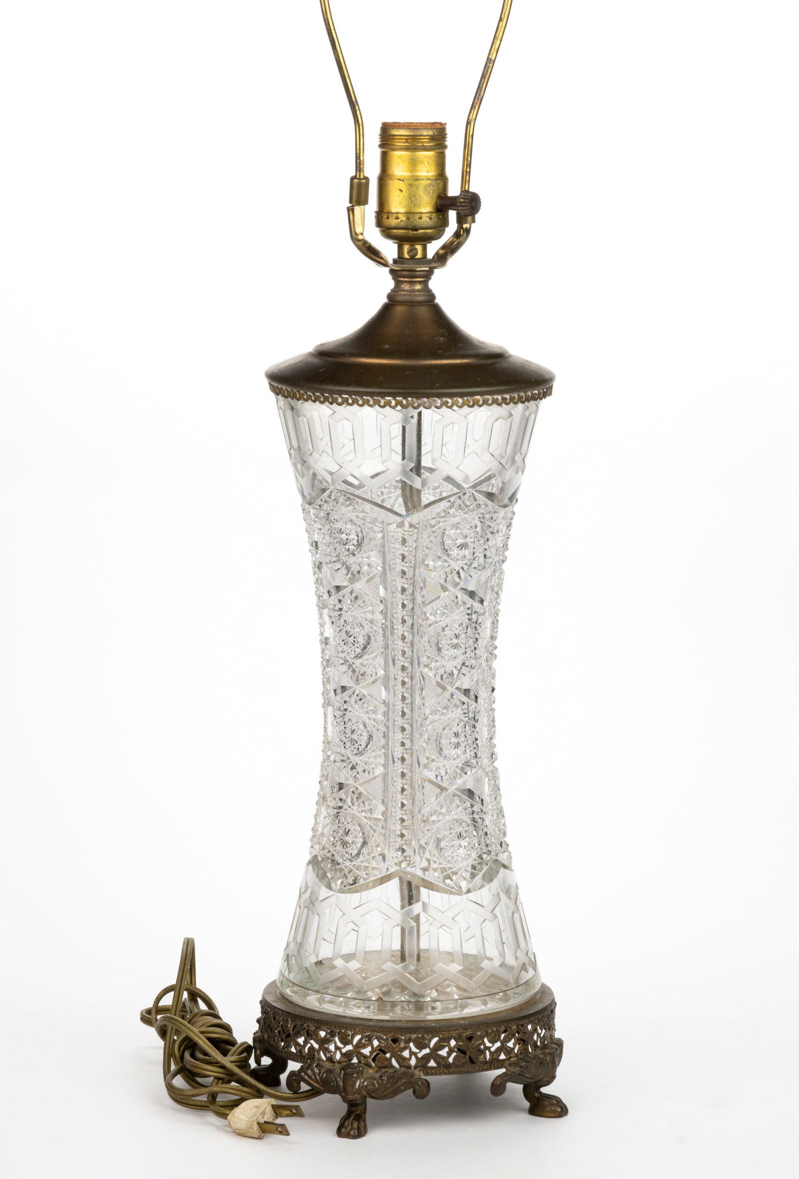AMERICAN BRILLIANT CUT GLASS TABLE LAMP (1 of 2)