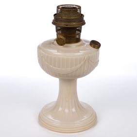 ALADDIN MODEL B-60/ LINCOLN DRAPE - SHORT KEROSENE STAND LAMP