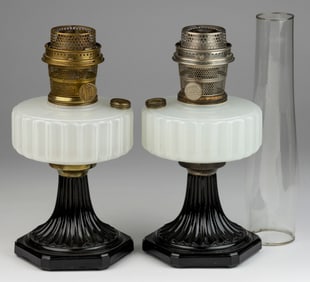 ALADDIN MODEL B-124 / CORINTHIAN KEROSENE STAND LAMPS, PAIR
