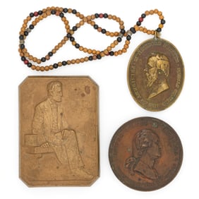 ASSORTED PRESIDENTIAL PORTRAIT COMMEMORATIVE MEDALS / PAPERWEIGHTS, LOT OF THREE