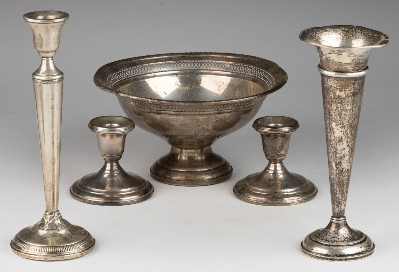 ASSORTED WEIGHTED STERLING SILVER ARTICLES, LOT OF FIVE (1 of 1)