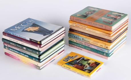 ASSORTED AMERICAN ART POTTERY REFERENCE VOLUMES, LOT OF 20