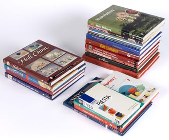 ASSORTED AMERICAN POTTERY, COOKIE JARS, AND OTHER REFERENCE VOLUMES, LOT OF 20