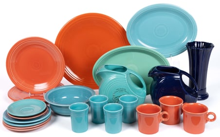 HOMER LAUGHLIN FIESTAWARE CERAMIC ARTICLES, LOT OF 22