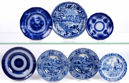 STAFFORDSHIRE BLUE TRANSFER-PRINTED CERAMIC CUP / TOY PLATES, LOT OF SEVEN