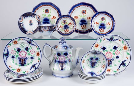 BRITISH GAUDY WELSH IRONSTONE FLORAL MOTIF TEA AND TABLE ARTICLES, LOT OF 18