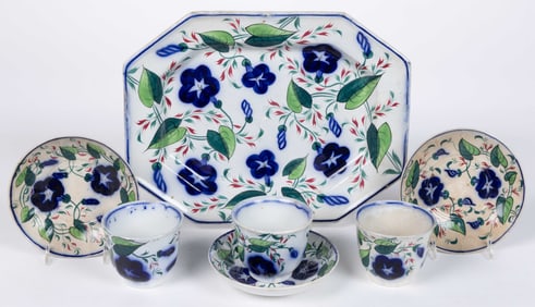 BRITISH GAUDY IRONSTONE MORNING GLORY FLORAL MOTIF TEA AND TABLE ARTICLES, LOT OF SEVEN