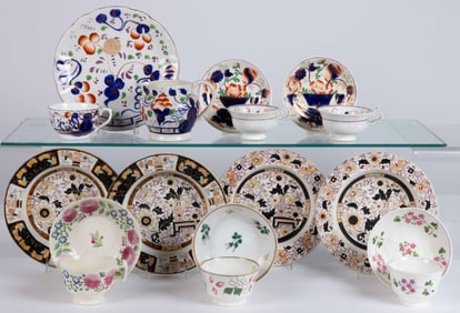 BRITISH GAUDY AND OTHER FLORAL MOTIF CERAMIC TEA AND TABLE ARTICLES, LOT OF 17