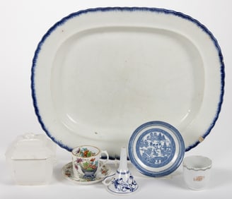 ASSORTED CERAMIC ARTICLES, LOT OF SEVEN