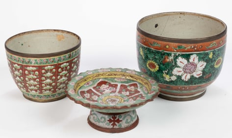 CHINESE / THAI BENJARONG PORCELAIN ARTICLES, LOT OF THREE