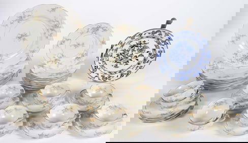 AMERICAN THEODORE HAVILAND "ROSALINDE" PORCELAIN 36-PIECE TABLE SET