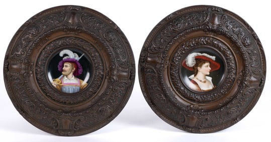 FRAMED CONTINENTAL PORCELAIN PAIR OF PORTRAIT PLATE PLAQUES