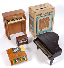 VINTAGE AMERICAN ALBERT SCHOENHUT  WOODEN TOY KEY PIANOS, LOT OF FOUR