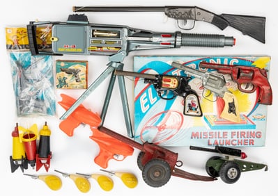 ASSORTED TOY GUNS AND WEAPONS, UNCOUNTED LOT
