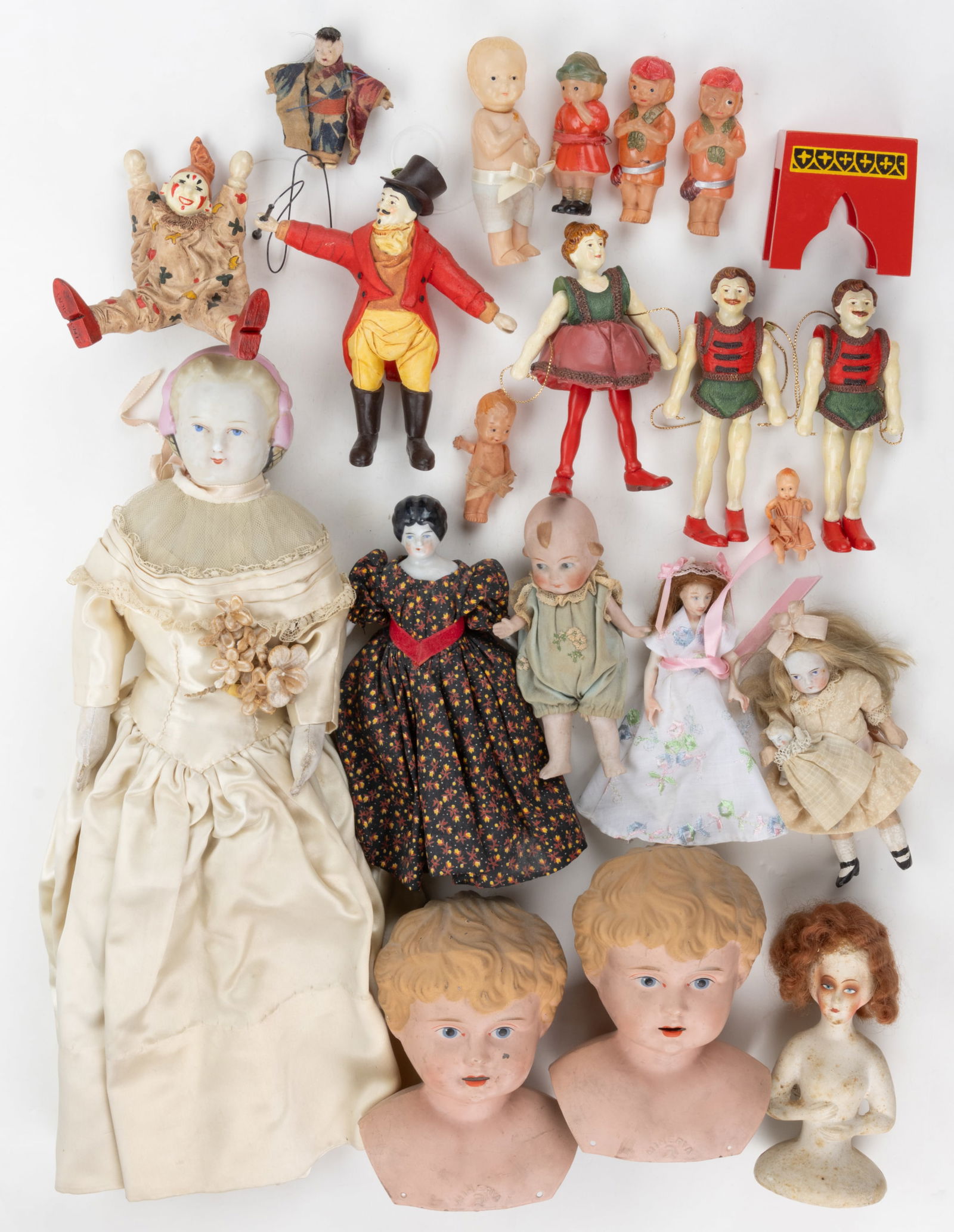 ASSORTED MATERIALS ANTIQUE AND VINTAGE DOLLS, UNCOUNTED LOT (1 of 1)