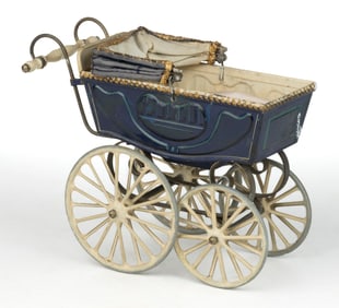 GERMAN MARKLIN / MAERKLIN PRESSED TIN DIMINUTIVE DOLL BUGGY / CARRIAGE / STROLLER