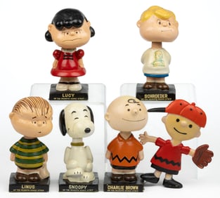 VINTAGE PEANUTS / CHARLIE BROWN COMPOSITION BOBBLEHEADS / NODDERS, LOT OF FIVE