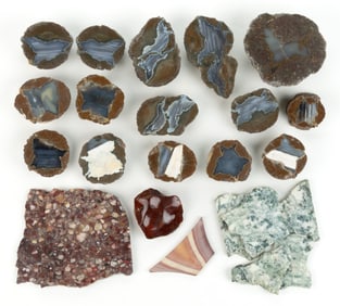 ASSORTED ROCK, GEODE, AND AMBER SPECIMENS, LOT OF 24 PIECES