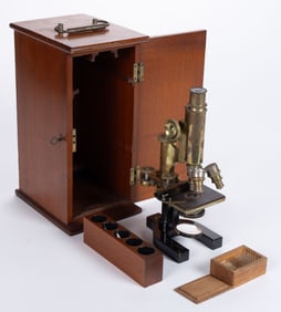 BAUSCH & LOMB OPTICAL COMPANY MICROSCOPE