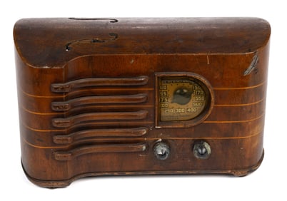 EMERSON CL-256 "STRAD" / "STRADIVARIUS" TUBE RADIO WITH INGRAHAM CABINET DESIGN