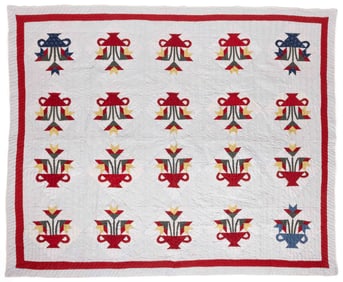 AMERICAN "ROYAL JAPANESE VASE" APPLIQUE AND PIECED QUILT