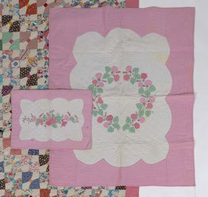 AMERICAN PIECED AND APPLIQUE QUILTS AND PILLOW SHAM, LOT OF THREE