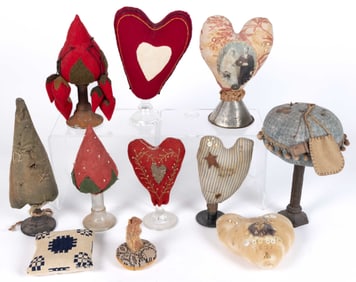 ASSORTED VINTAGE / CONTEMPORARY SEWING / NEEDLEWORKING PINCUSHIONS, LOT OF 11