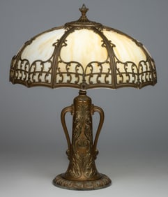 VINTAGE ARTS AND CRAFTS METAL OVERLAY AND SLAG GLASS ELECTRIC TABLE LAMP