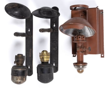 ASSORTED WALL MOUNT INDUSTRIAL / TRANSPORTATION LIGHTING ARTICLES, LOT OF THREE