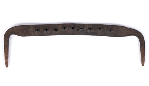 MID-ATLANTIC, POSSIBLY VALLEY OF VIRGINIA, WROUGHT-IRON PULLED-ROD BASKET MAKING DIE / IRON