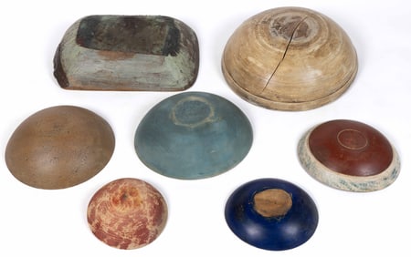 COUNTRY PAINTED AND OTHER TREEN DOUGH BOWLS / TRENCHERS, LOT OF SEVEN