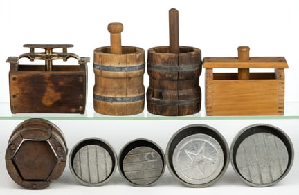 ASSORTED WOOD / TREENWARE AND METAL BUTTER MOLDS WITH FIGURAL, FLORAL, AND FOLIAGE PRINTS / STAMPS,