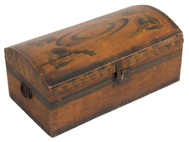 NEW ENGLAND PAINT-DECORATED POPLAR / BASSWOOD DOME-TOP BOX