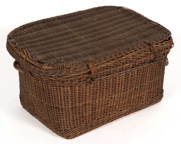 AMERICAN PORTABLE / TRAVEL BATHTUB IN WICKER CASE / BASKET