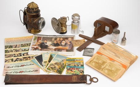 ASSORTED BRASS LANTERNS AND DOMESTIC ACCESSORIES, UNCOUNTED LOT