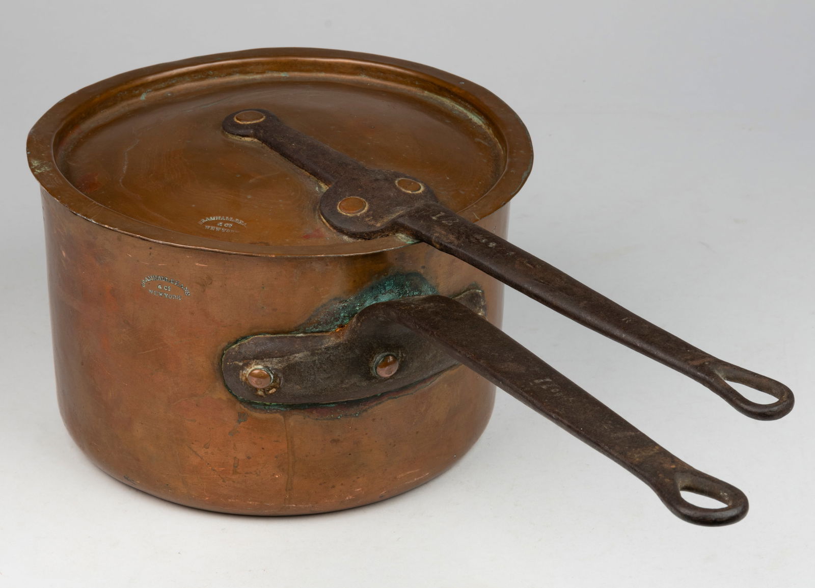 SIGNED BRAMHALL DEANE & CO., NEW YORK COPPER AND IRON KITCHEN COOK POT WITH COVER (1 of 2)