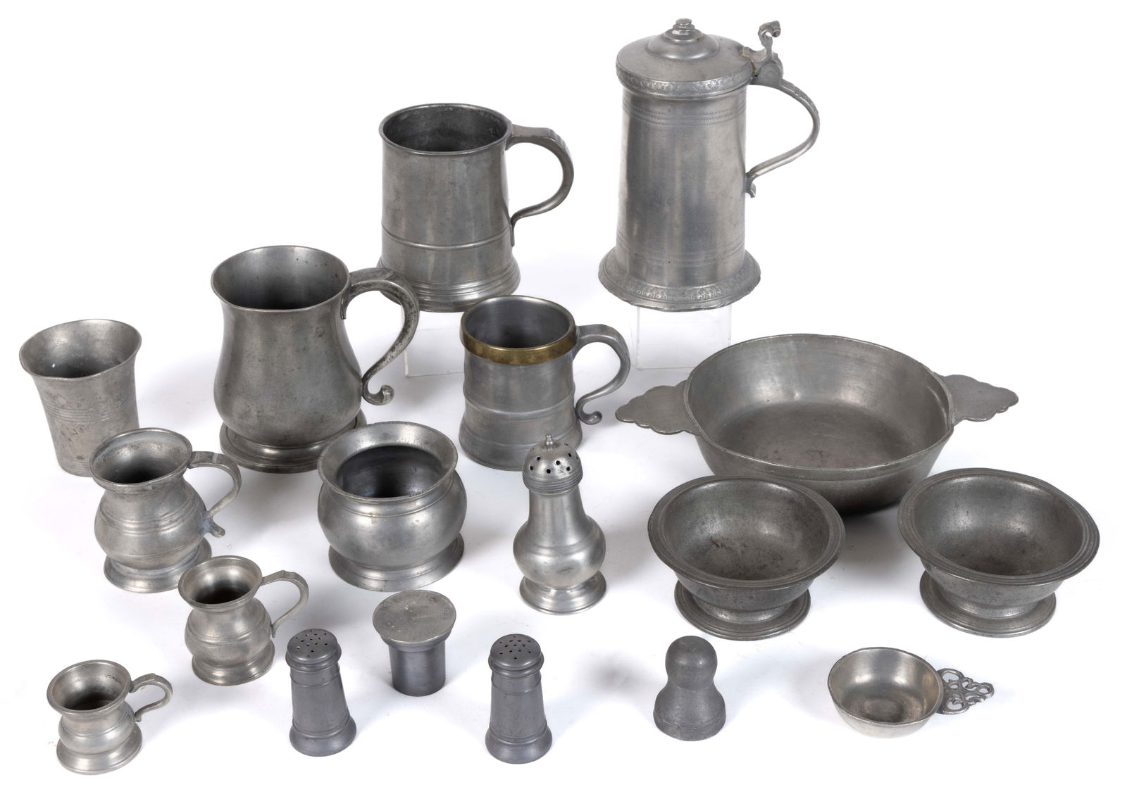 ASSORTED PEWTER DOMESTIC ARTICLES, UNCOUNTED LOT (1 of 8)