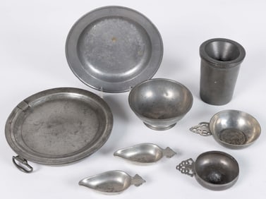 ASSORTED ENGLISH AND OTHER PEWTER DOMESTIC ARTICLES, LOT OF EIGHT