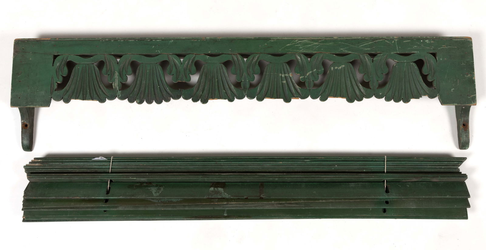 AMERICAN CARVED AND PAINTED WOOD VALANCE / VENETIAN BLINDS / SUN SHADES (1 of 4)